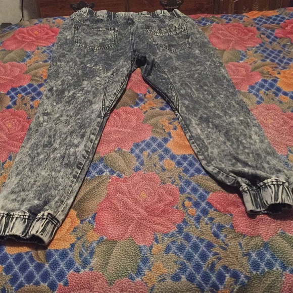 Joggers - Picture 2 of 2